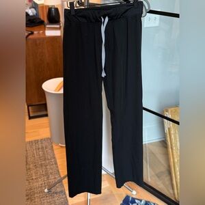 Women’s FIGS Black Scrub pants - Small/Tall